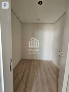 Spacious 3 Bed Apartment with Stunning Views Image 8