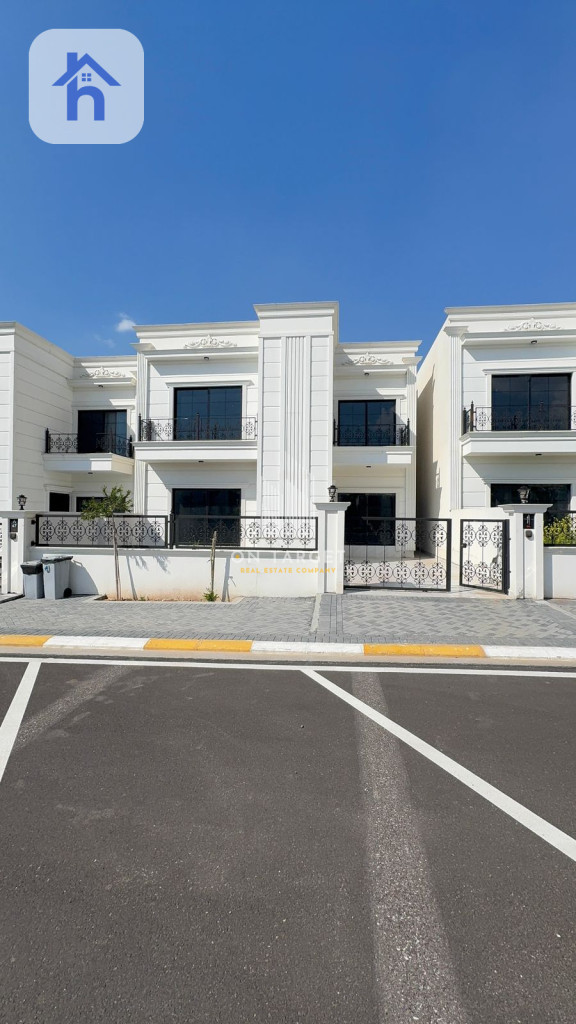 خانووی مۆدێرن لە گوندی ئارام ٢