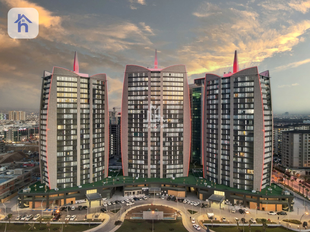 Studio Apartment, Empire Diamond