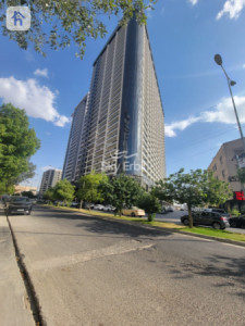 مساحة معيشة راقية في برج مرتفع image 1