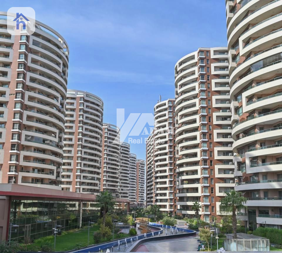 Spacious Apartment with Park View — 1