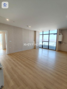 Modern Apartment with Two Bedrooms Image 3