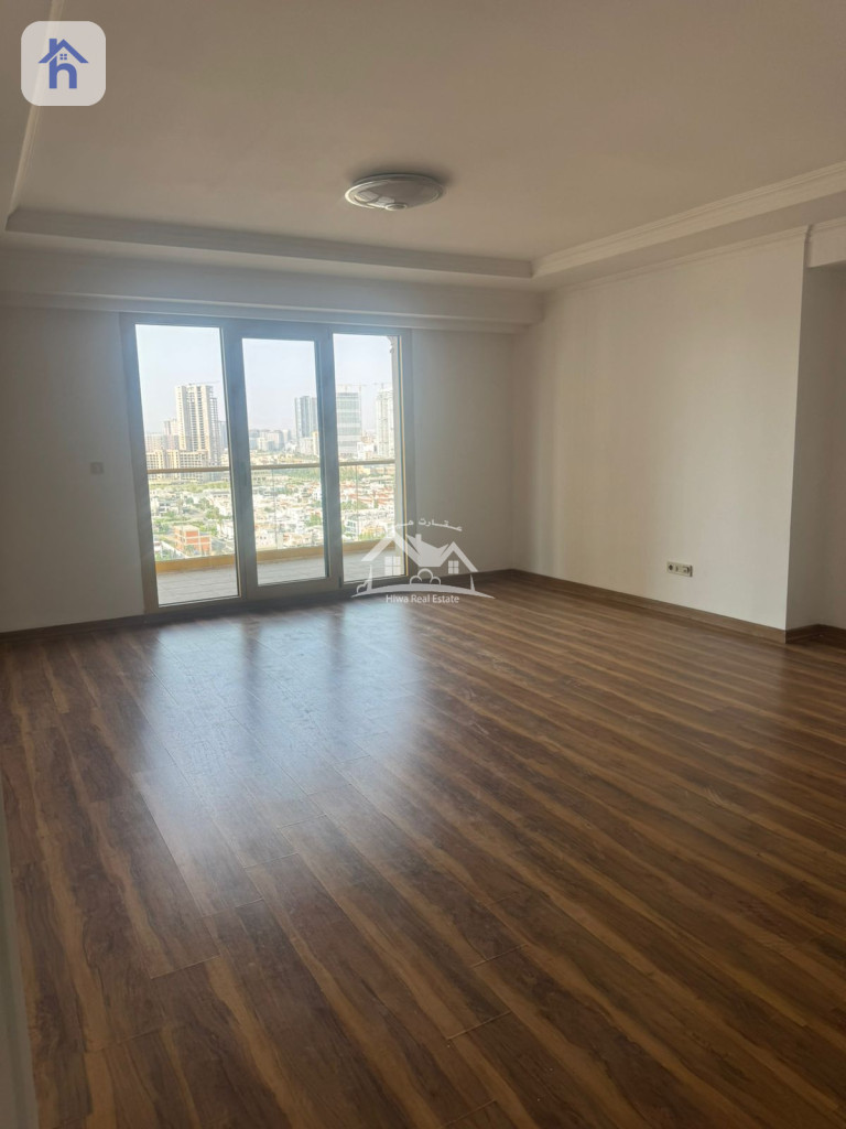 Modern Apartment in a Prime Location Image 2