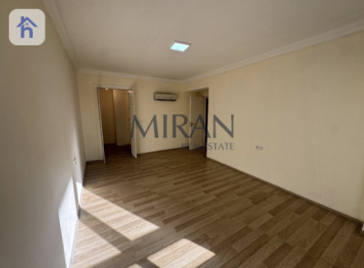 Modern 3-Bedroom Apartment Image 4