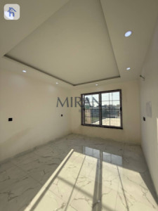 Spacious House with 4 Bedrooms Image 9