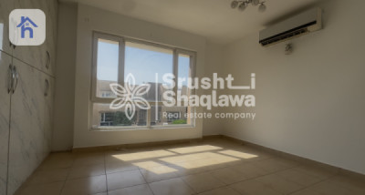 Spacious House with 4 Bedrooms for Rent Image 5