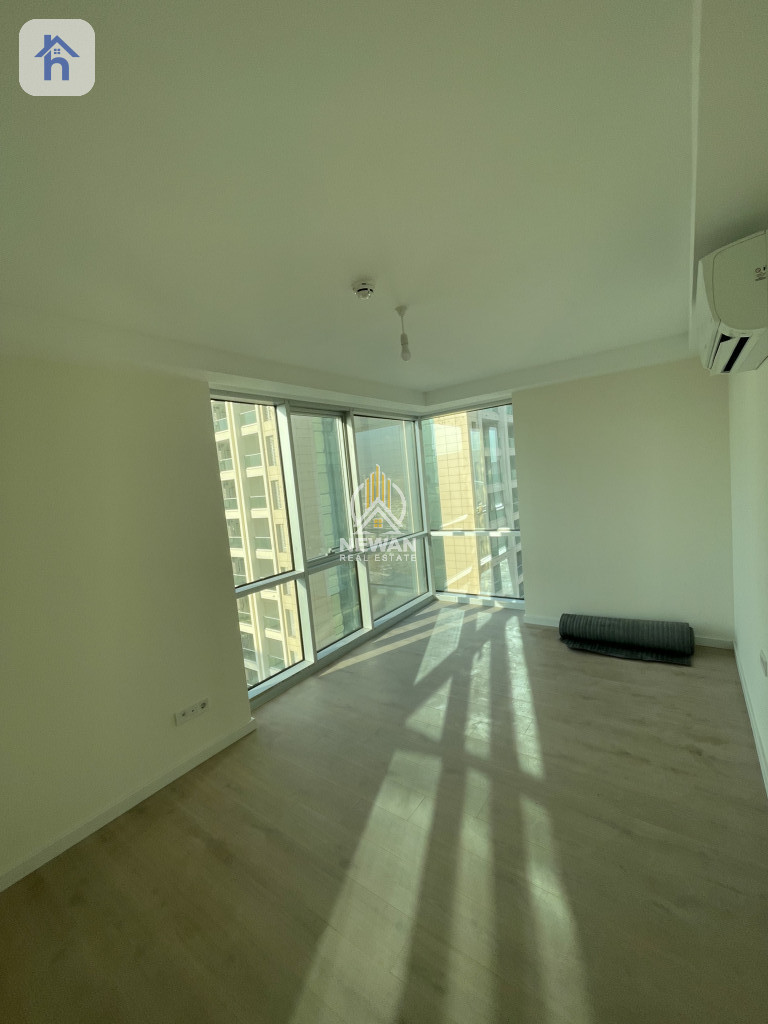 High Floor Apartment with Stunning Views — 2