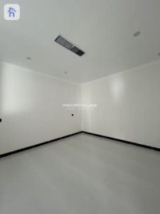 Spacious 4-Bedroom House in Hawlery Nwe Resim 5