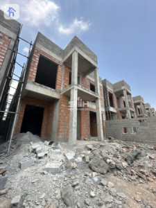 Modern House with 4 Bedrooms image 2