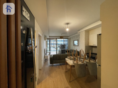 Modern Furnished Apartment with 1 Bedroom image 3