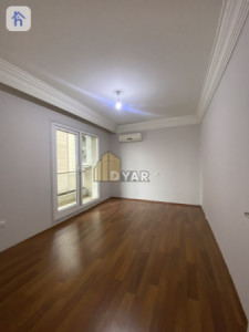 Spacious Apartment with 3 Bedrooms Image 6
