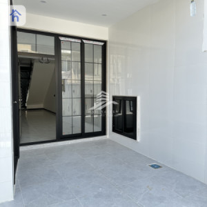 Spacious House with Multiple Rooms image 2