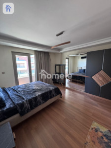 Modern apartment with park view Image 12