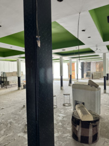 Versatile Commercial Space with 2 Entrances Resim 36