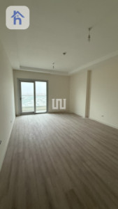 Spacious Modern Apartment image 10