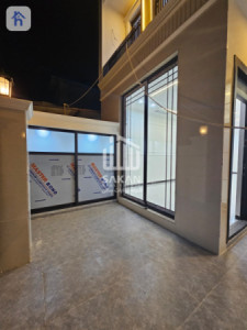 Modern House image 5