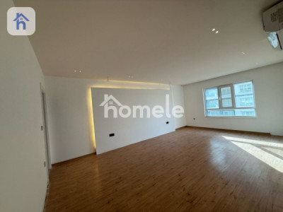 Modern 3-Bedroom Apartment in a Prime Location Image 3