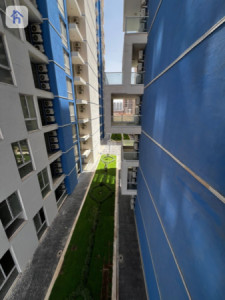 Modern Apartment Image 8
