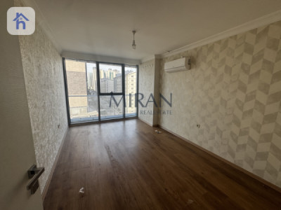 Modern 2-Bedroom Apartment in Prime Location Image 3