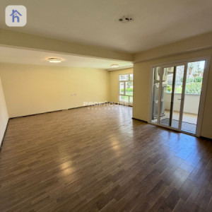 Spacious 3-Bedroom Apartment image 5