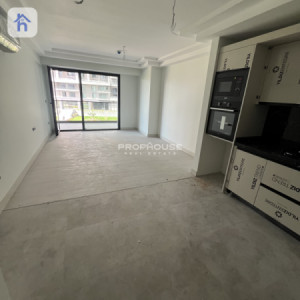 شوقەیەکی ئارام لە تاوەرەکانی ڕامی image 1