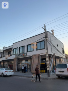 250m² Commercial property with 3 bedrooms image 5