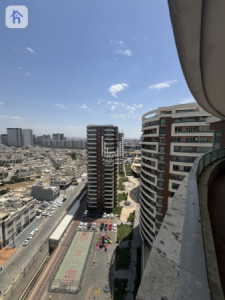 Luxurious 5-Bedroom Apartment in Erbil Image 17