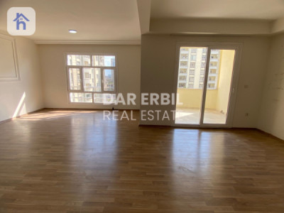 Spacious Apartment with Stunning Views Image 7