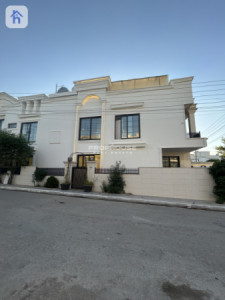 House Opposite Garden image 2