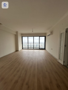 شقة عصرية بـ 3 غرف نوم للإيجار image 1