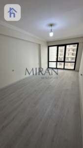 Modern Apartment with 2 Bedrooms Image 7