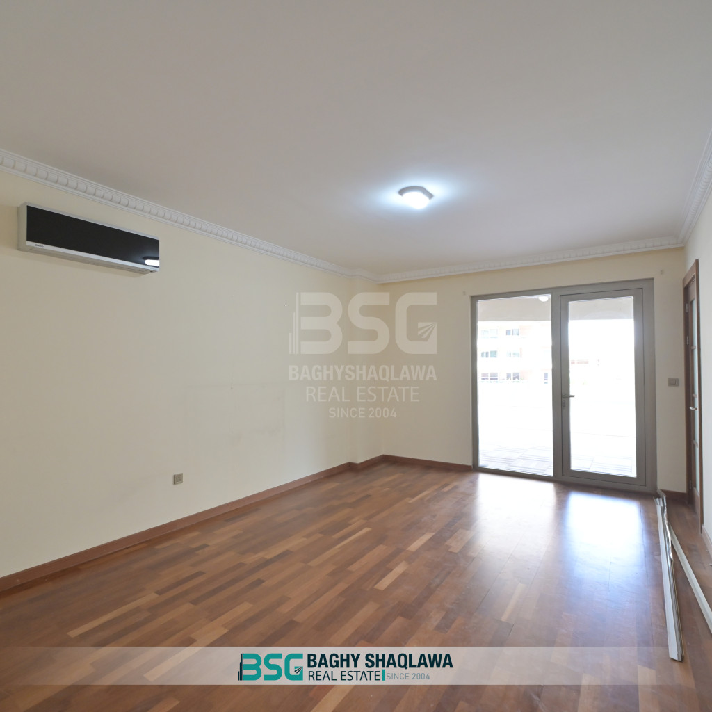 Modern 5-Bedroom Apartment