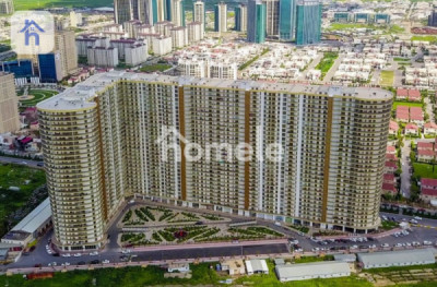 Spacious Apartment in Roya Tower image 5