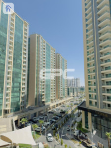 Modern Apartment image 5