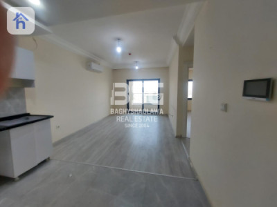 Modern 1-Bedroom Apartment image 2