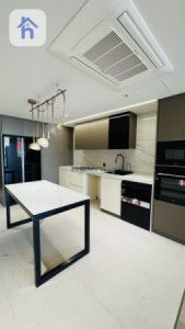 Cozy 1 Bedroom Apartment in Cavalli Tower image 1