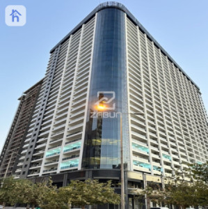 Modern One-Bedroom Apartment in Queen Tower image 2