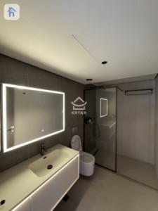 Spacious Apartment in Cavalli Tower image 8
