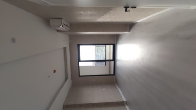 Cozy Apartment in Prime Location Image 6