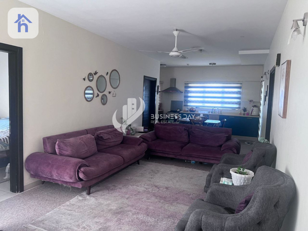 Bright 3 Bedrooms Apartment with great layout