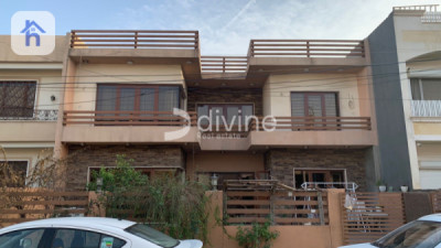 Spacious House with 5 Bedrooms image 1