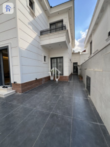 Luxury House image 3
