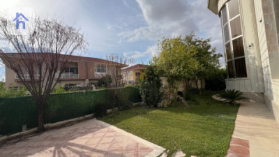 Corner House for Sale Resim 4