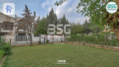 House Opposite Garden Image 9