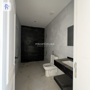 Spacious Family Home in Great Location image 10