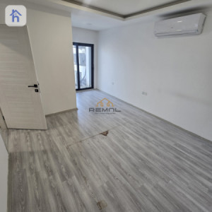Modern 2 Bedroom Apartment Image 9