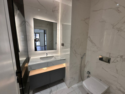 Modern 4 BR Apartment in Prime Location Image 18