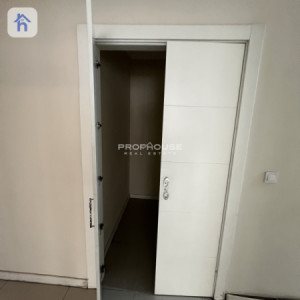 Spacious Apartment with 3 Bedrooms Image 4