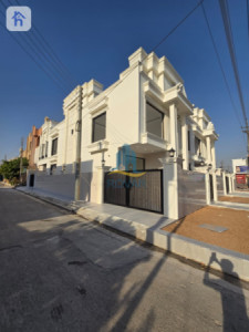Two Floor Corner House image 2