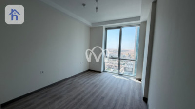 Spacious Apartment in Empire Square image 7